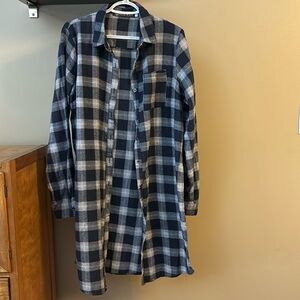 Kelly Wollf Navy/ White Plaid Long Flannel Button Up